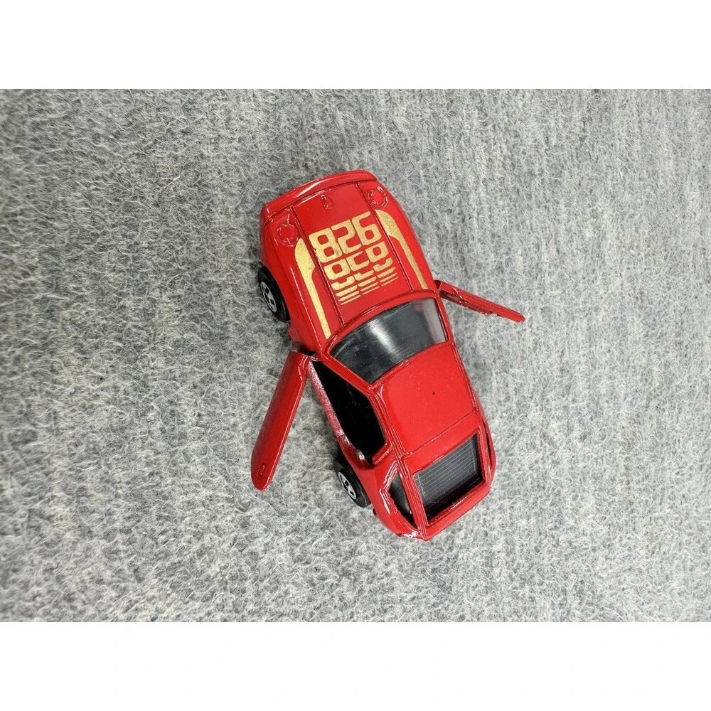 ROAD CHAMPS Die Cast #42 Porche 928 Red Car T5